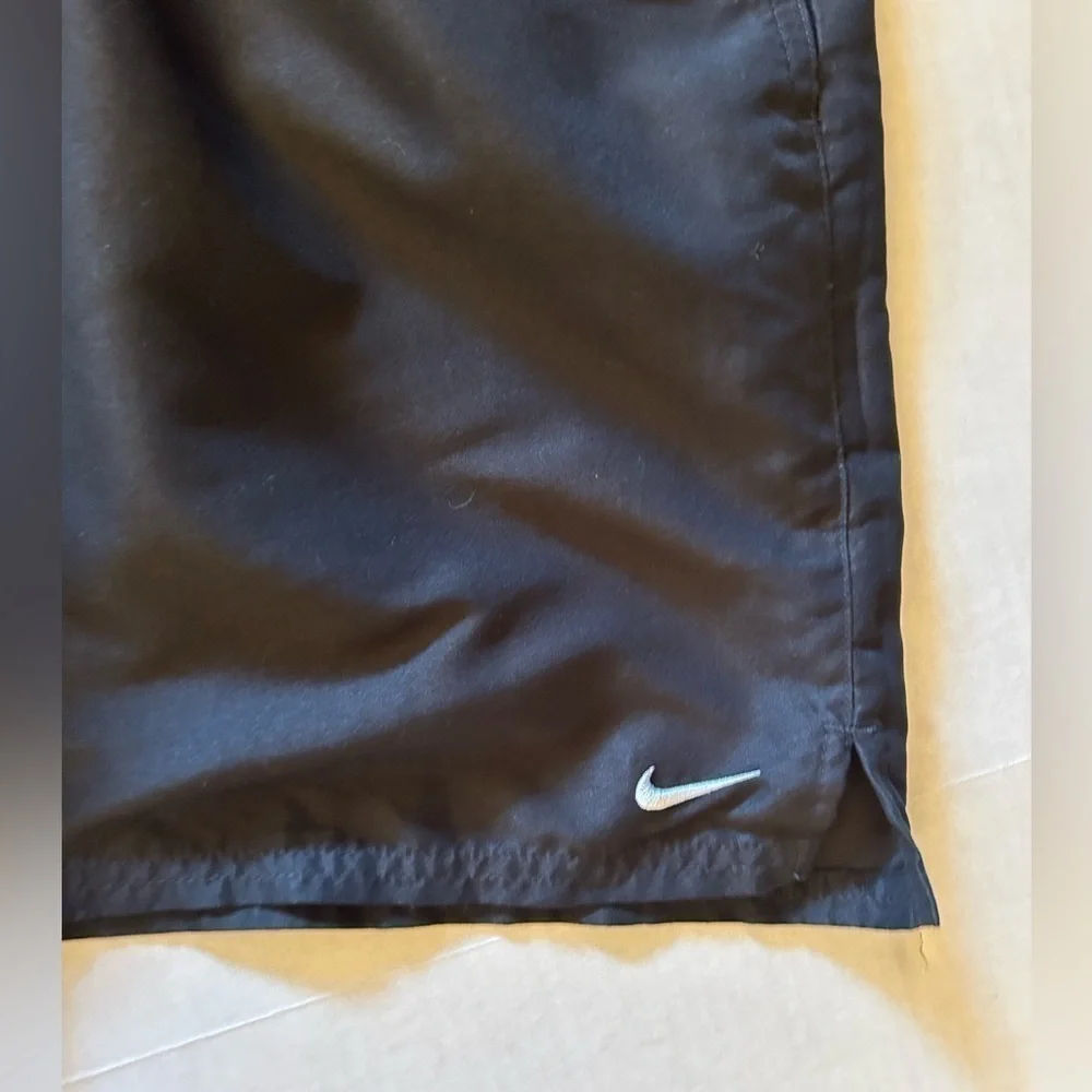 Nike‎ mesh inner lining classic swim black shorts w/hand pockets Sz-M. Z15